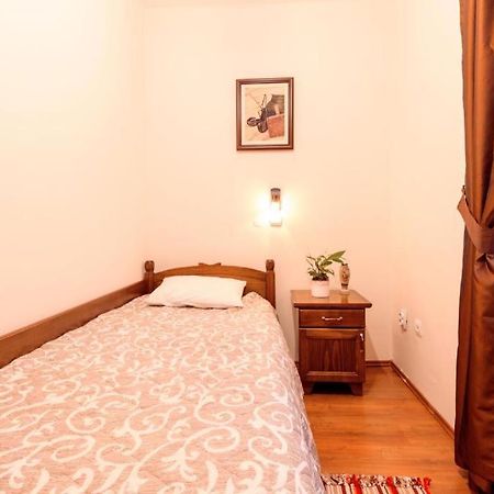 Downtown Rooms Ni Kültér fotó