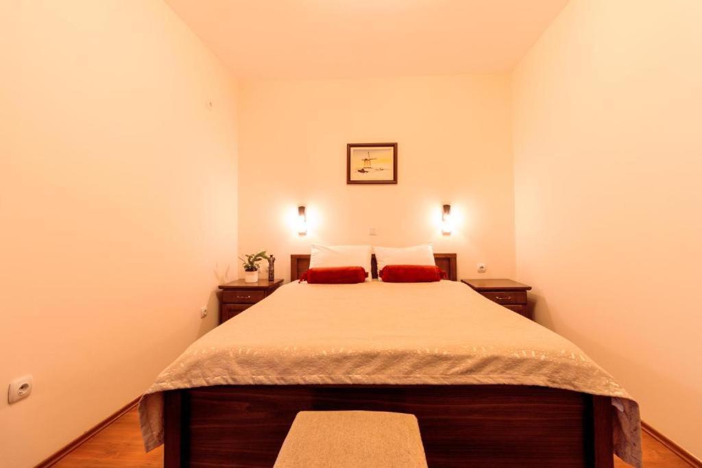 Downtown Rooms Ni Kültér fotó