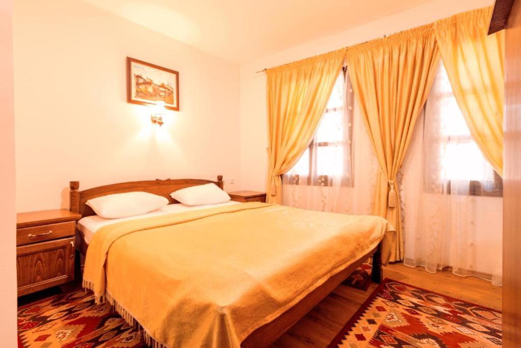 Downtown Rooms Ni Kültér fotó