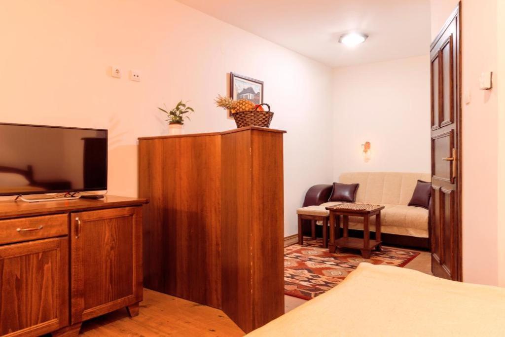 Downtown Rooms Ni Kültér fotó