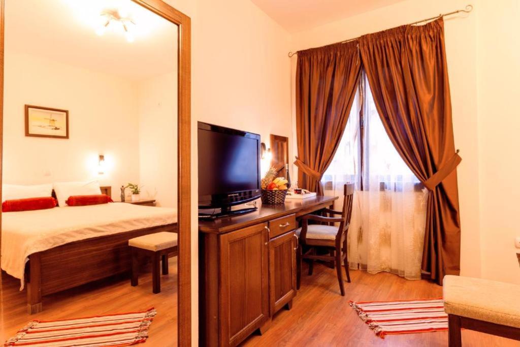 Downtown Rooms Ni Kültér fotó