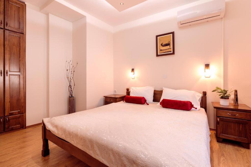 Downtown Rooms Ni Kültér fotó