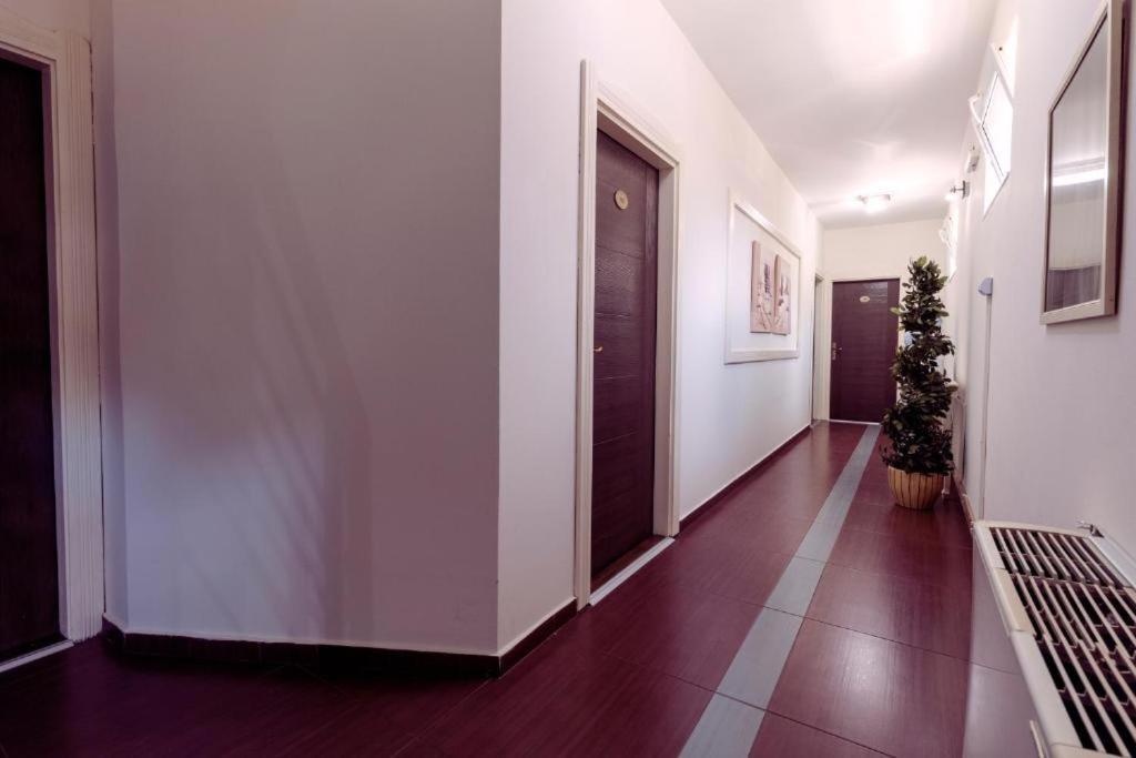 Downtown Rooms Ni Kültér fotó