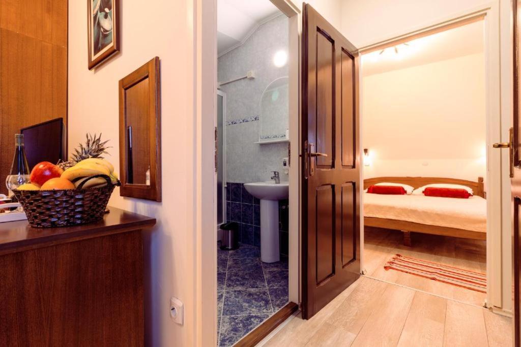 Downtown Rooms Ni Kültér fotó