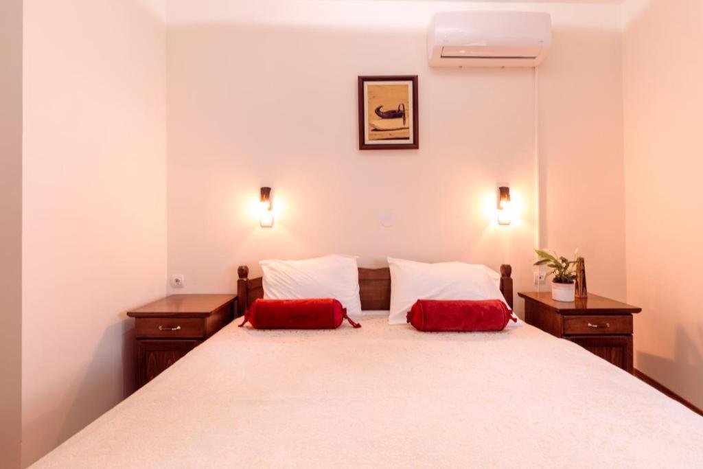 Downtown Rooms Ni Kültér fotó