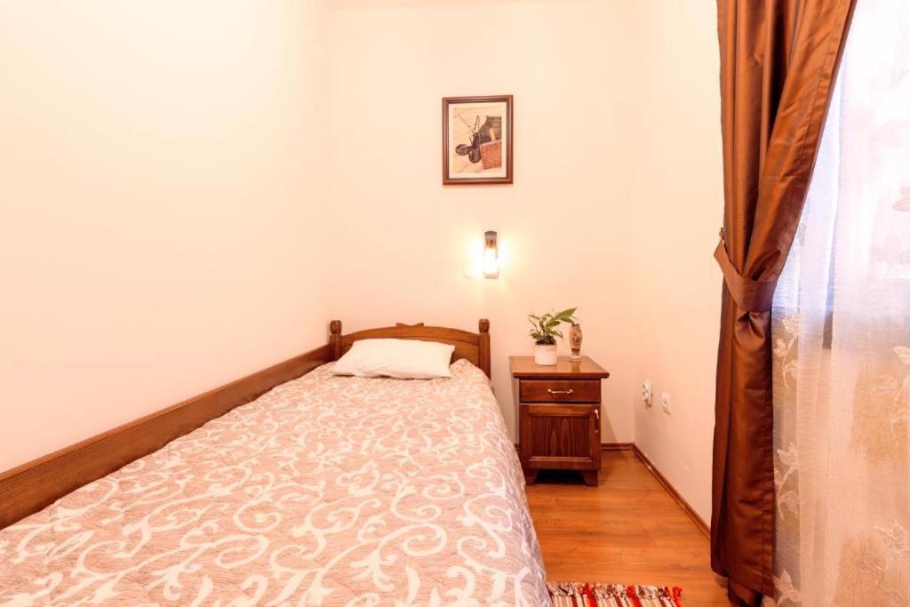 Downtown Rooms Ni Kültér fotó